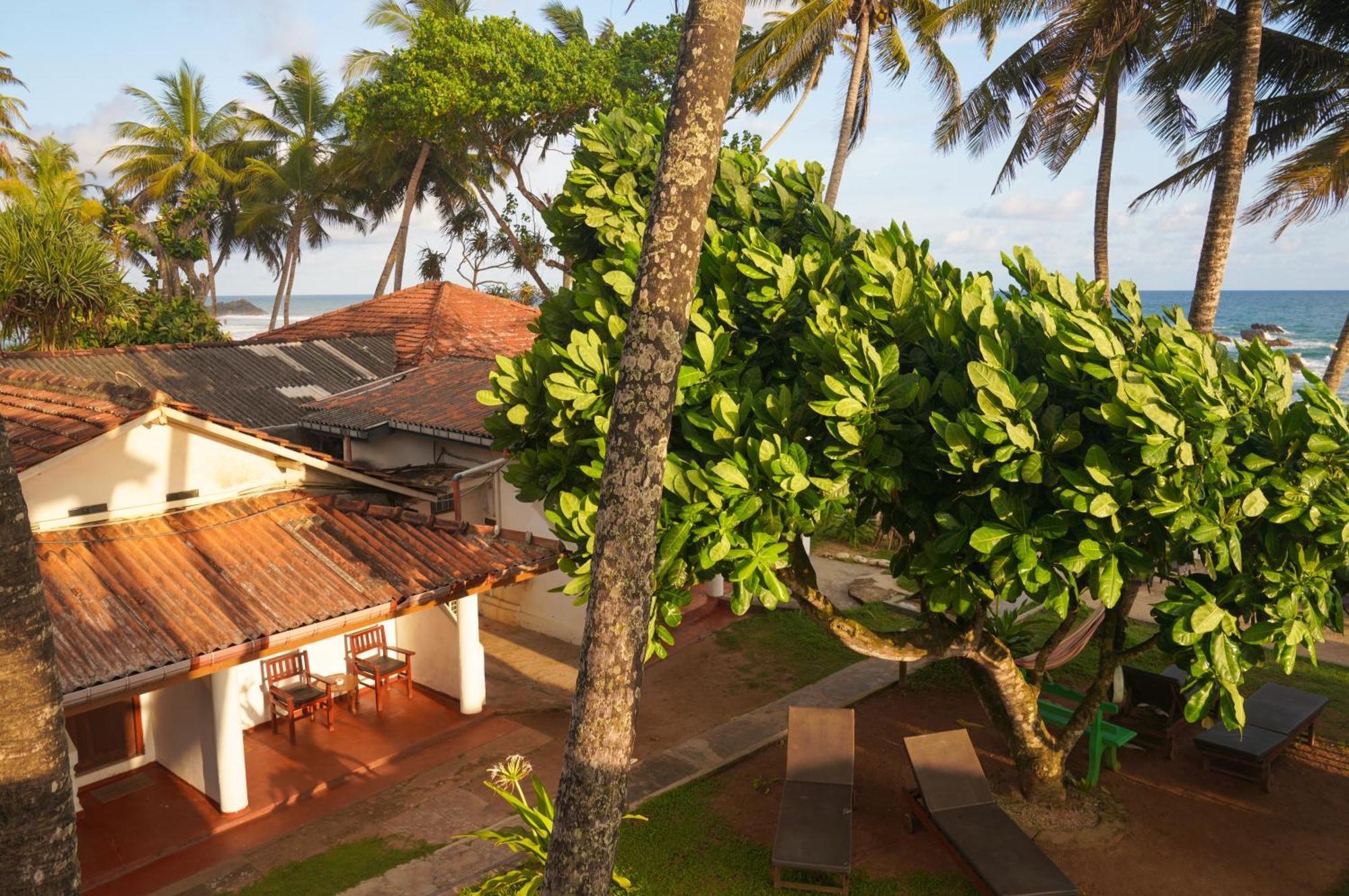Shanthi Beach Resort Unawatuna Extérieur photo