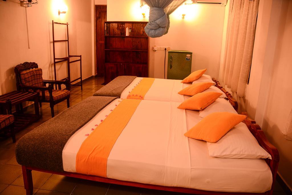 Shanthi Beach Resort Unawatuna Extérieur photo