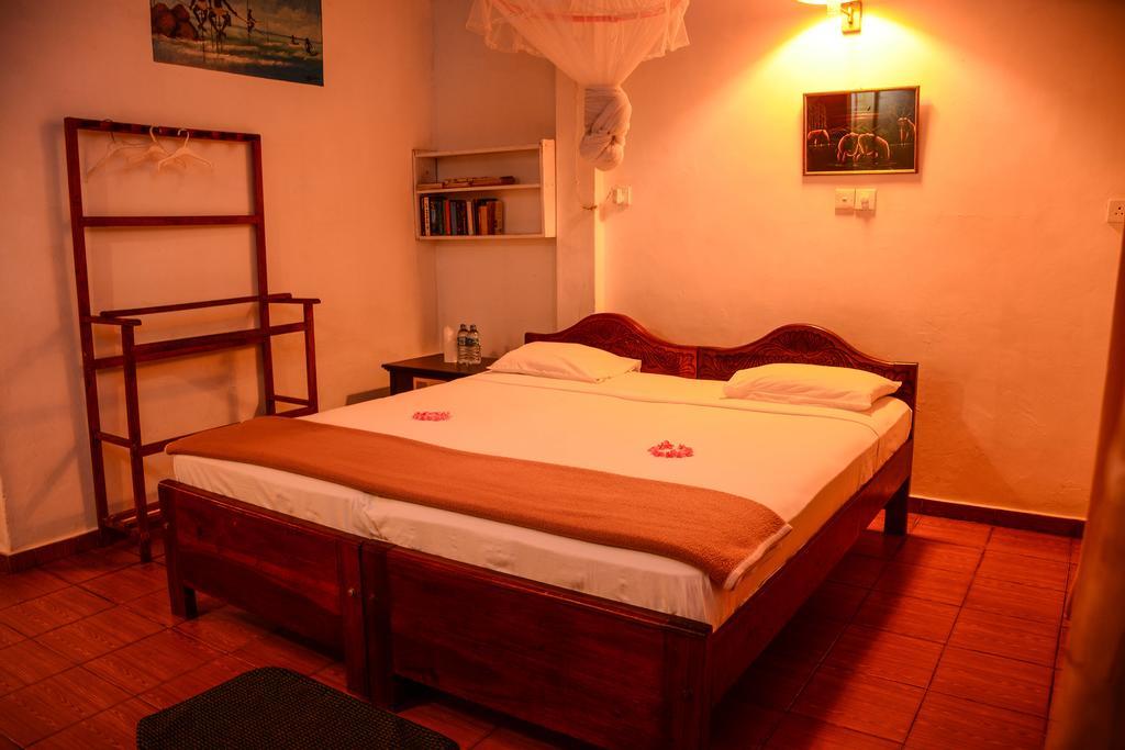 Shanthi Beach Resort Unawatuna Extérieur photo