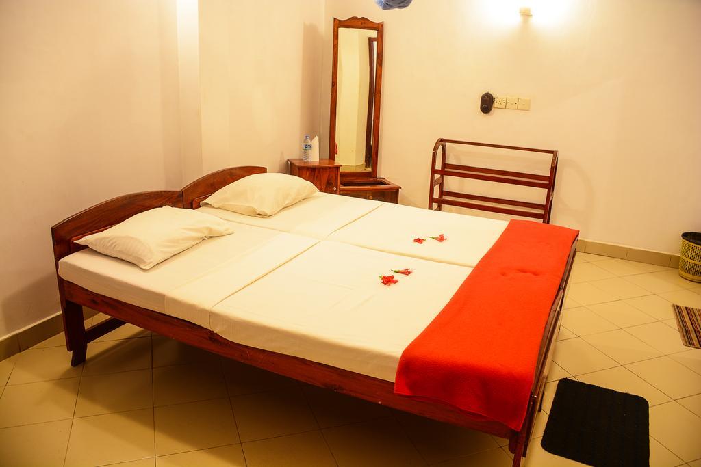 Shanthi Beach Resort Unawatuna Extérieur photo